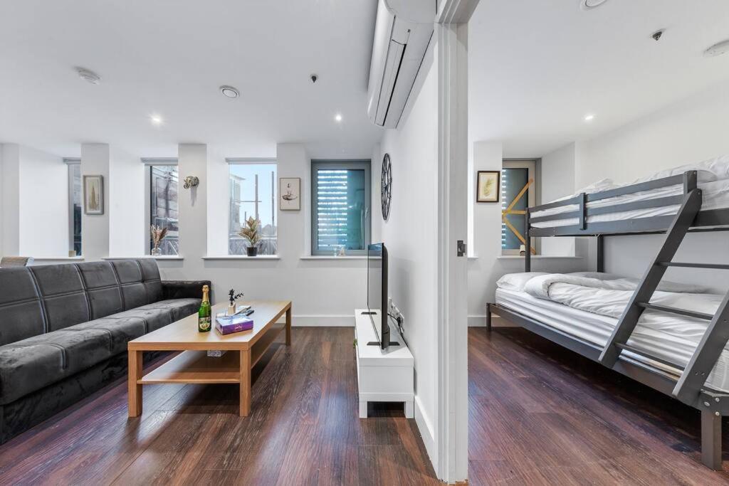 Sleep 7 20 Mins From London Waterloo Bp8 Apartamento Exterior foto