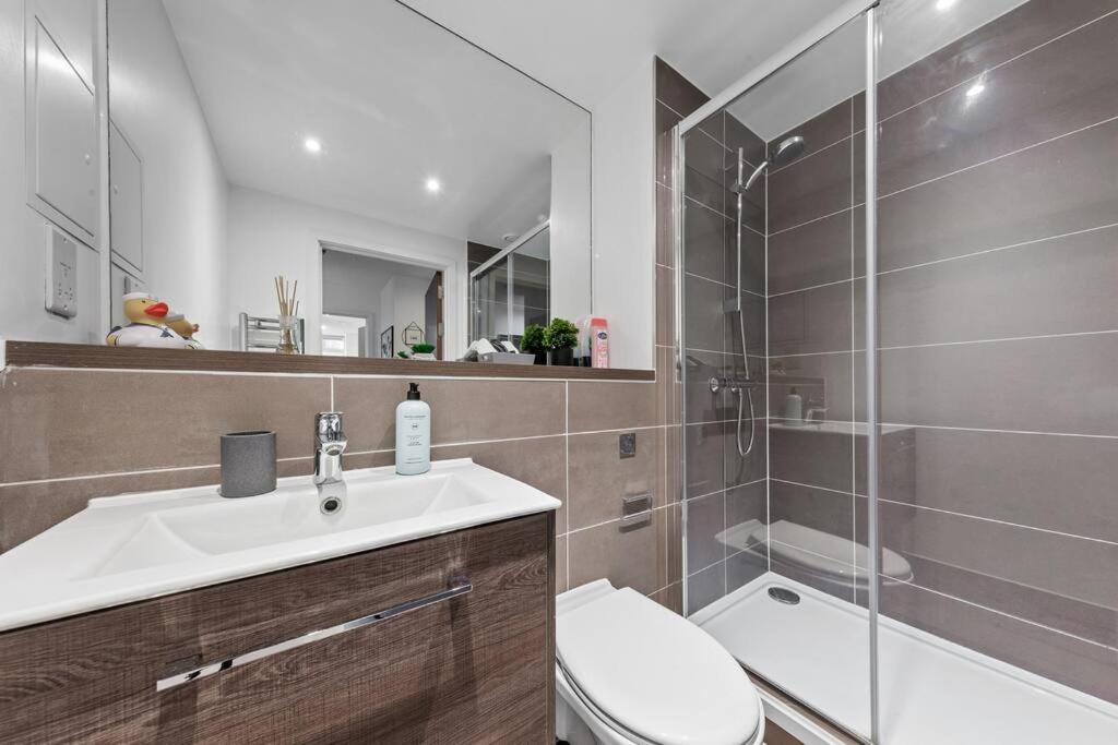 Sleep 7 20 Mins From London Waterloo Bp8 Apartamento Exterior foto